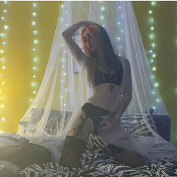 Modelmissbee