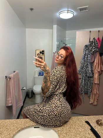 Molly Dixx