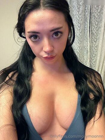 Molly(mollymoonnn)