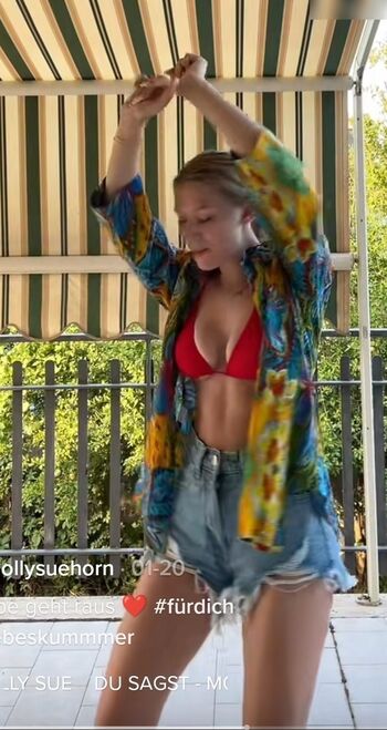 Molly Sue Horn