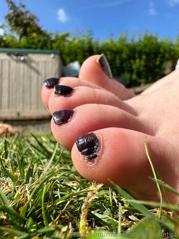mommabearfeetfetish