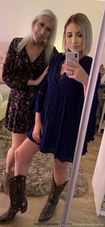 mommyanddaughter