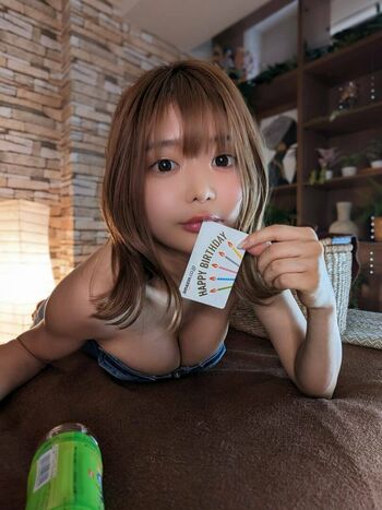 _momo_f