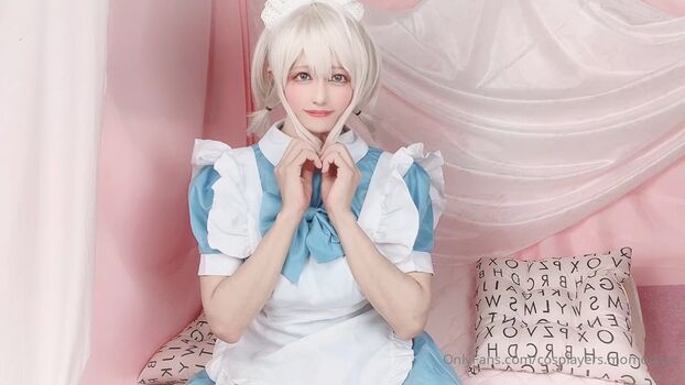 Momo JP Cosplay
