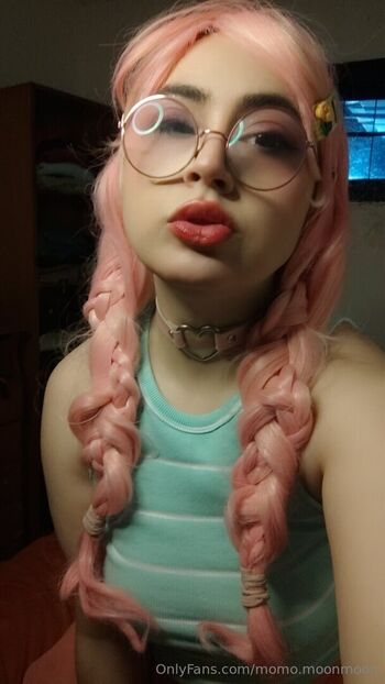 momo.moonmoon