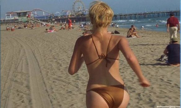 Monet Mazur