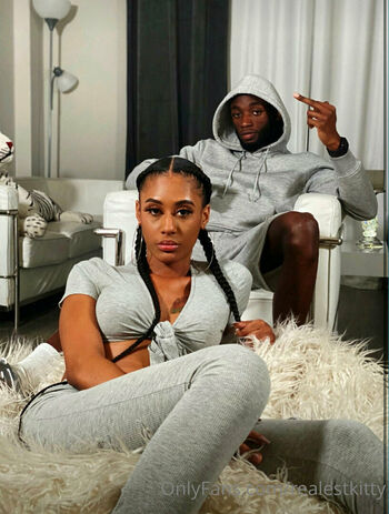 moorexxxclusive