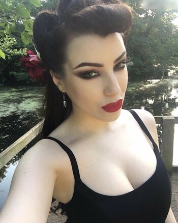 Morgana Threnody in Velvet