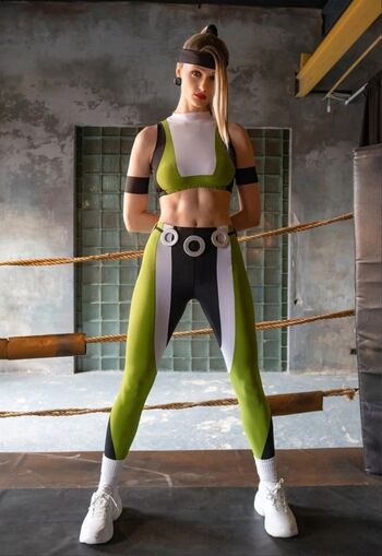 Mortal Kombat Erotic Cosplay