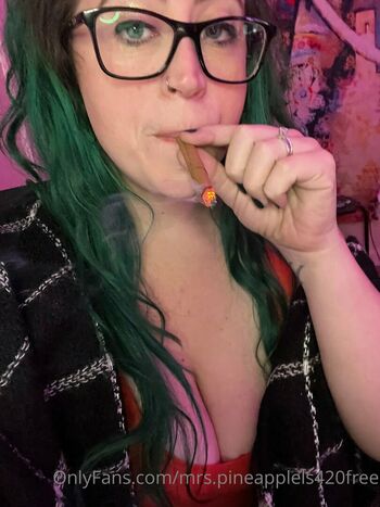 mrs.pineapplels420free