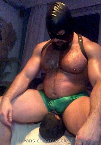 muscle_submission