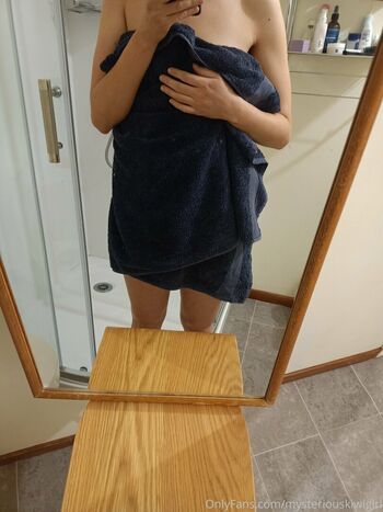mysteriouskiwigirl