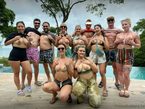 Naked Bakers