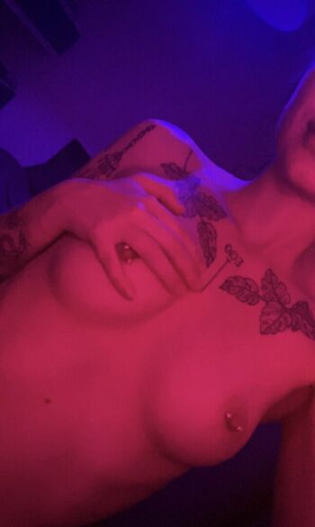 Nakedhugs