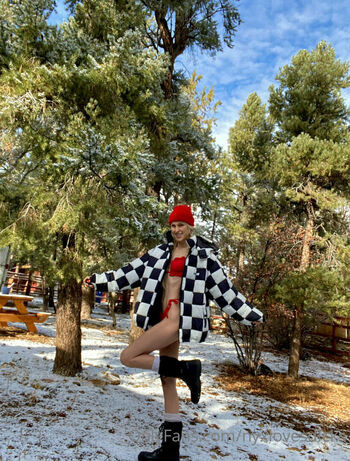 nakednicolenyx