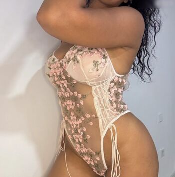 Naomi.Loco