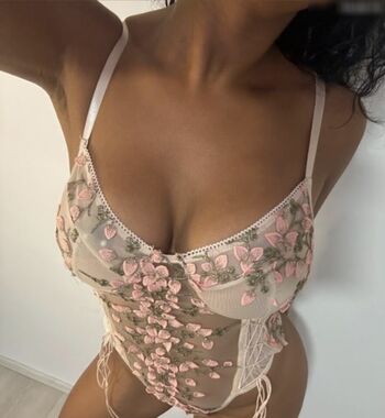 Naomi.Loco