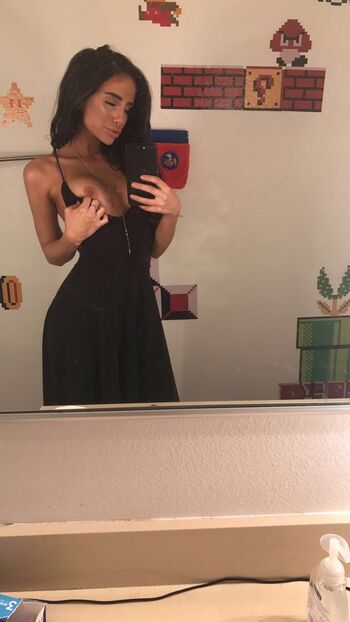 Naomi Woods