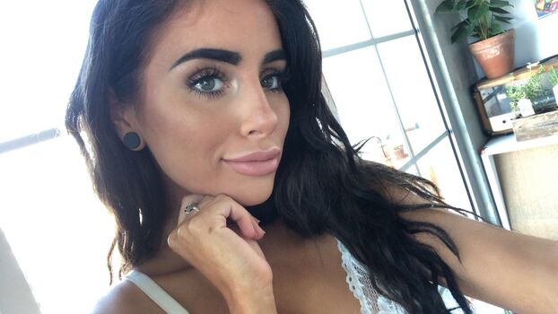 Naomi Woods