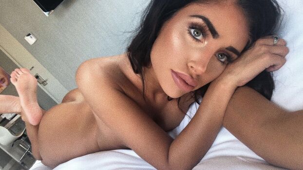 Naomi Woods
