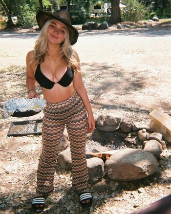 Natalie Alyn Lind