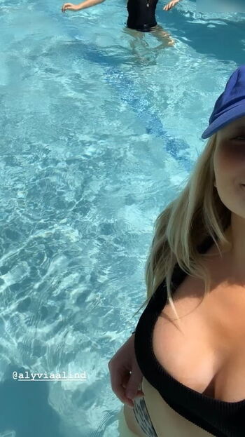 Natalie Alyn Lind