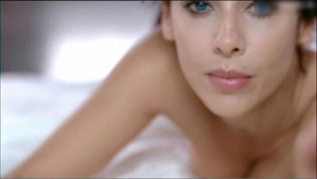 Natalie Imbruglia