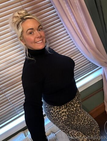 naturalbigtits69