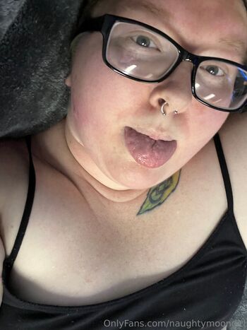naughtymoongirl