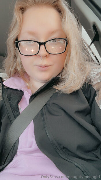 naughtymoongirl