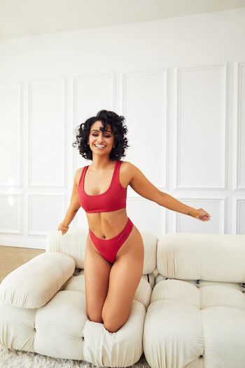 Nazanin Mandi