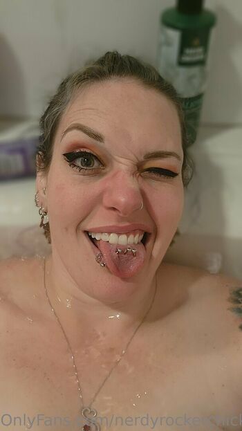 nerdyrockerchick
