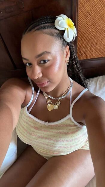 Nia Sioux