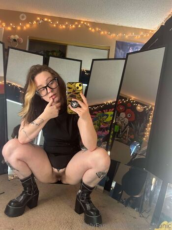 nichole_manic