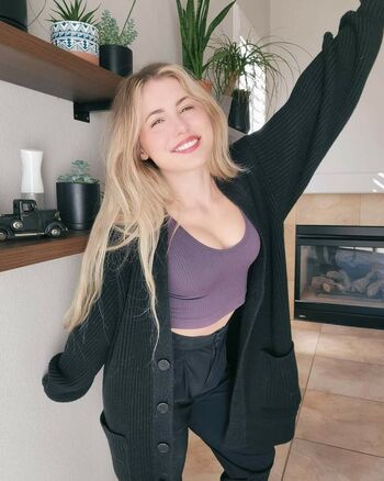 Nicki Taylor