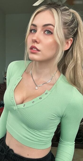 Nicki Taylor