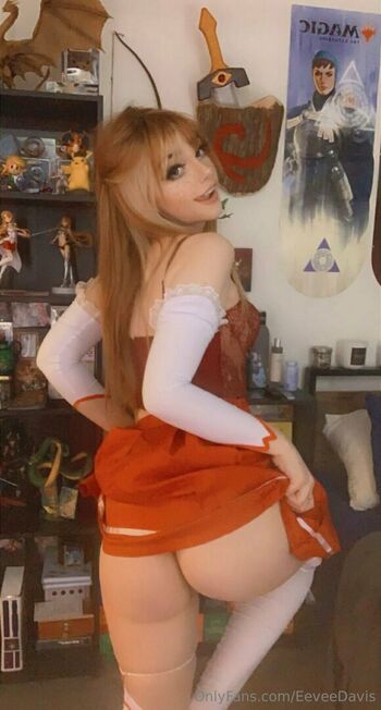 Nicole Eevee Davis