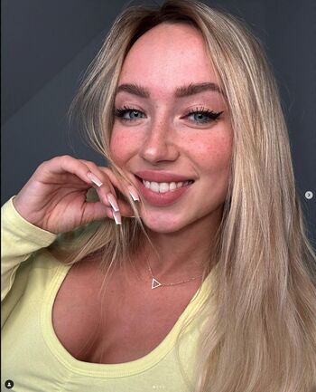 nicolee_be
