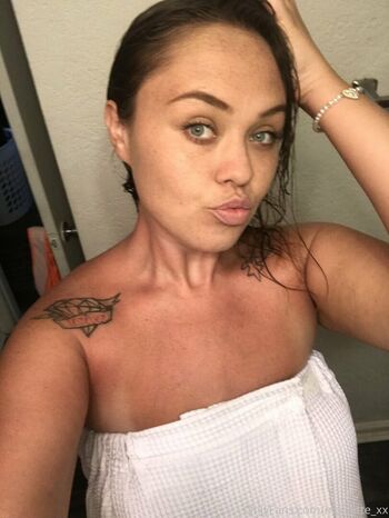 nicolette_xx