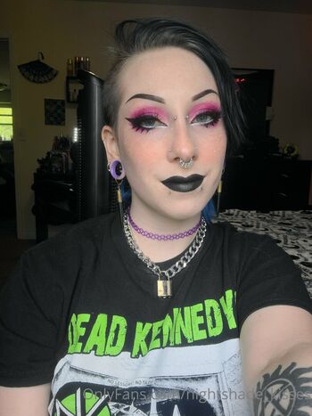 nightshade_kisses