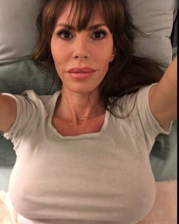 Nikki Cox
