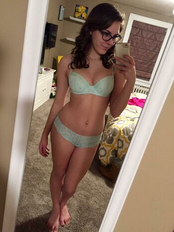 Nikki_Coxxx