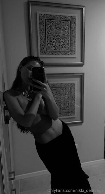 nikki_delavega