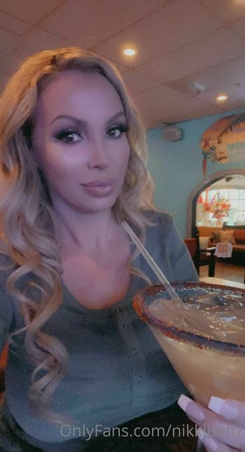 nikkibenz