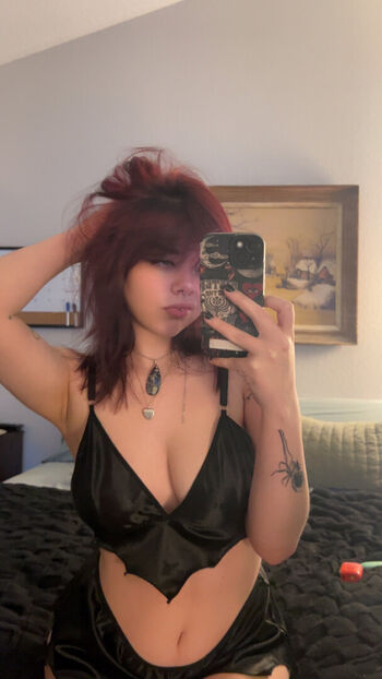 nikkiistar