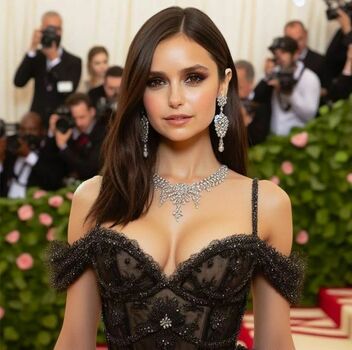 Nina Dobrev