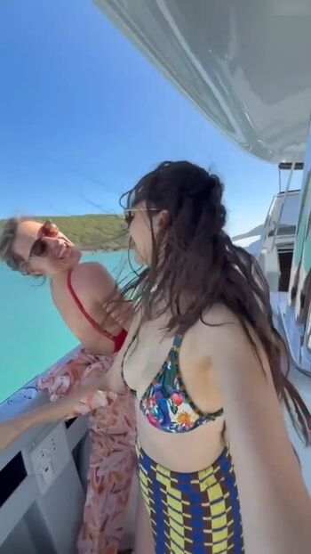 Nina Dobrev