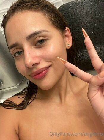 Nina_Mon