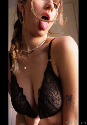 nina_romane