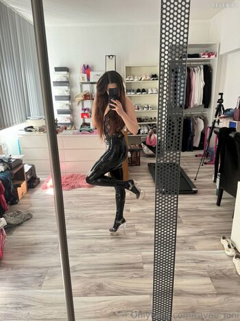 Nini Raven